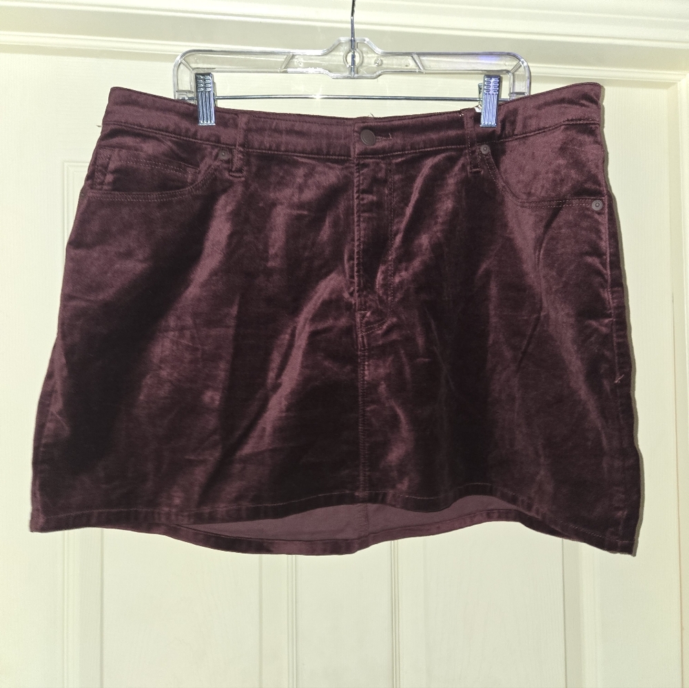 NWT Good American Velvet Mini Skirt - Picture 3 of 8